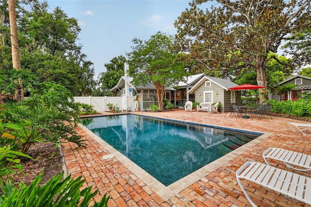 1046 N MCDONALD STREET, Mount Dora, FL 32757