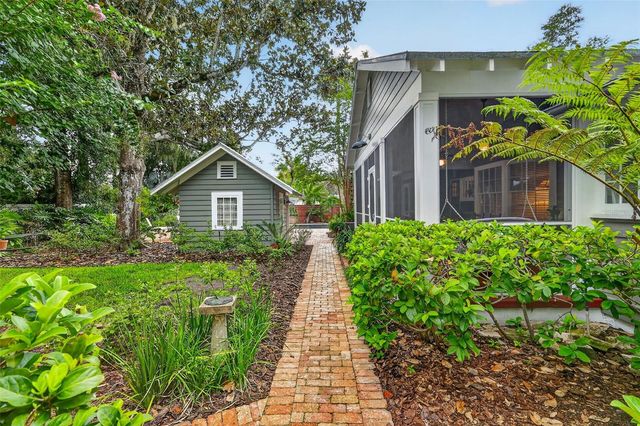 1046 N MCDONALD STREET, Mount Dora, FL 32757