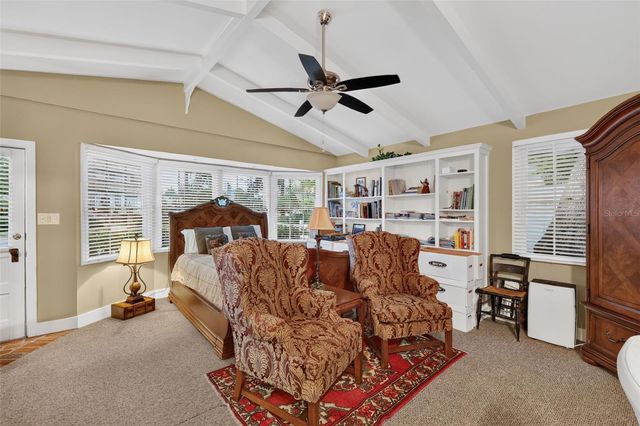 1046 N MCDONALD STREET, Mount Dora, FL 32757