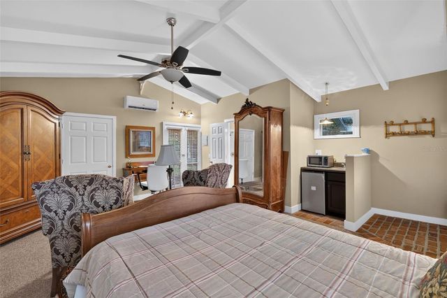 1046 N MCDONALD STREET, Mount Dora, FL 32757