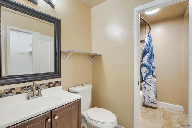 4646 S Mobile Way, Aurora, CO 80015