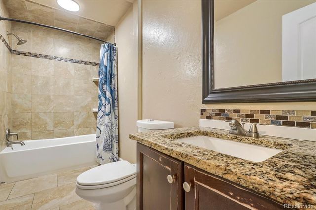 4646 S Mobile Way, Aurora, CO 80015