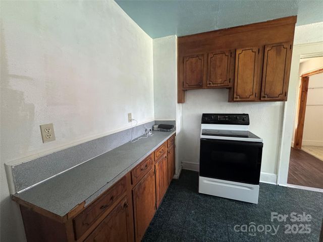 3764 2nd Avenue SW, Hickory, NC 28602