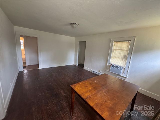 3764 2nd Avenue SW, Hickory, NC 28602