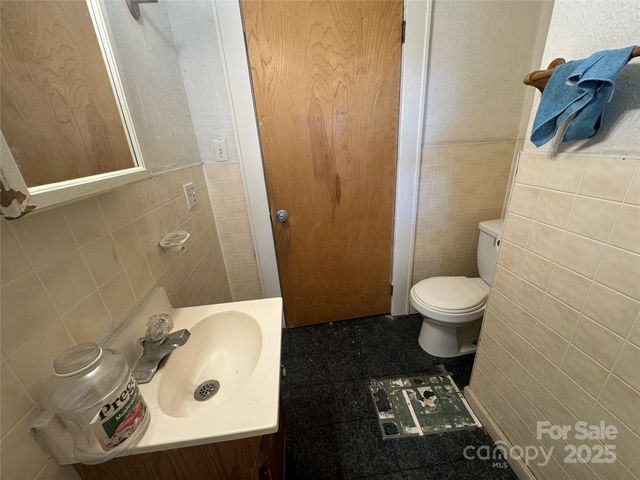 3764 2nd Avenue SW, Hickory, NC 28602
