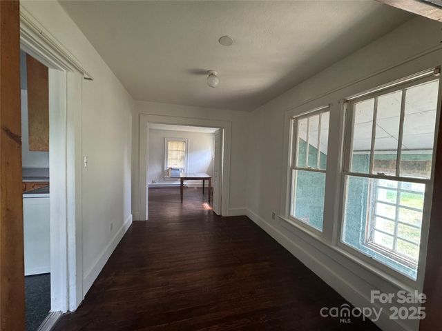 3764 2nd Avenue SW, Hickory, NC 28602