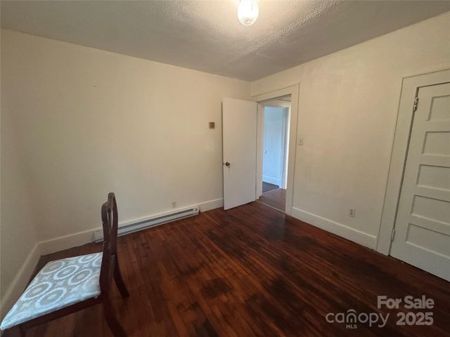 3764 2nd Avenue SW, Hickory, NC 28602