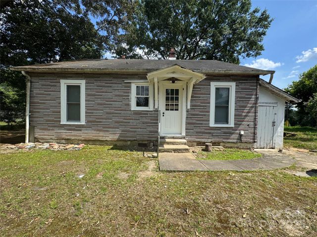 3764 2nd Avenue SW, Hickory, NC 28602