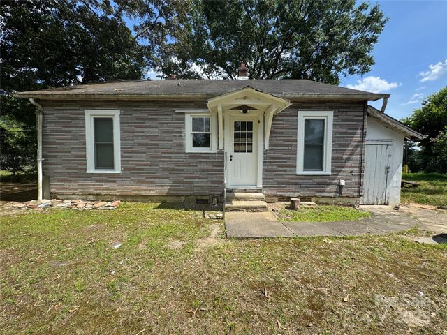 3764 2nd Avenue SW, Hickory, NC 28602