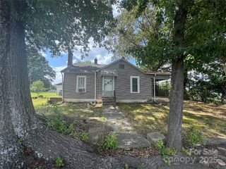 3764 2nd Avenue SW, Hickory, NC 28602