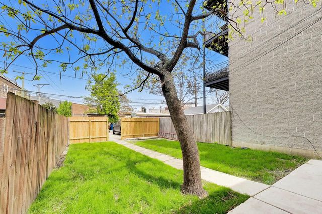 3450 W Diversey Avenue, Chicago, IL 60647