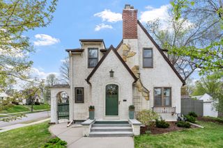 1400 E 54th Street, Minneapolis, MN 55417