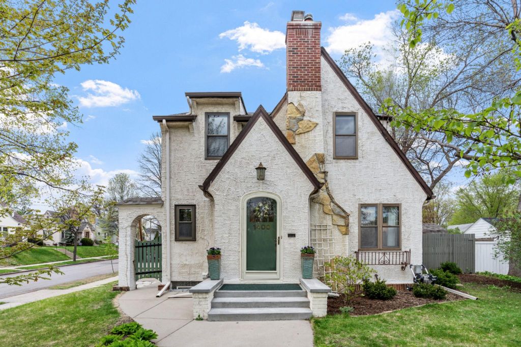 1400 E 54th Street, Minneapolis, MN 55417