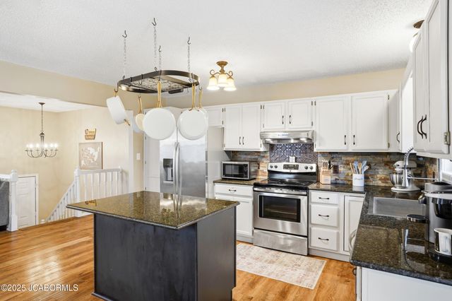 734 JAY OR DRIVE, Jefferson City, MO 65109