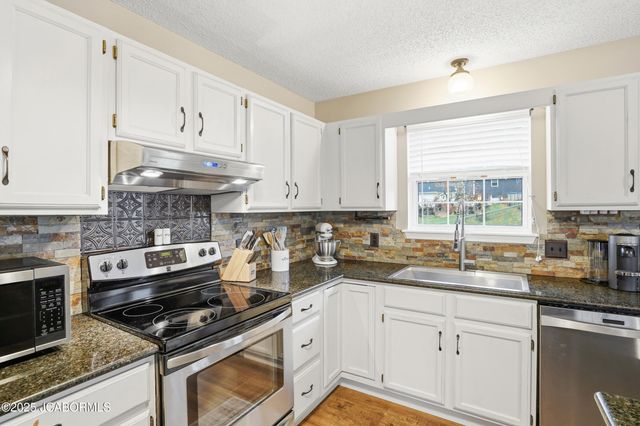 734 JAY OR DRIVE, Jefferson City, MO 65109