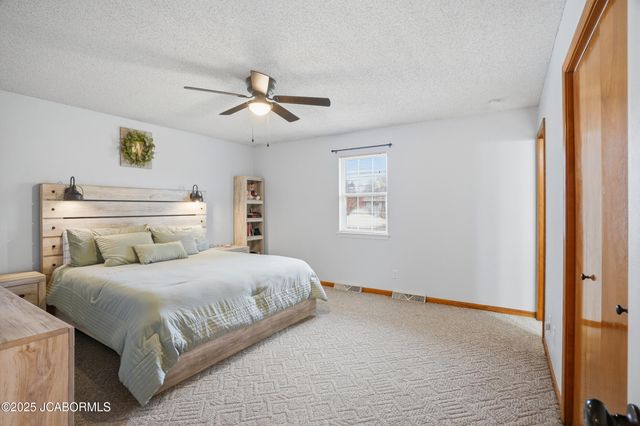 734 JAY OR DRIVE, Jefferson City, MO 65109