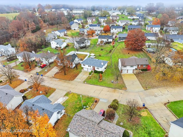 734 JAY OR DRIVE, Jefferson City, MO 65109