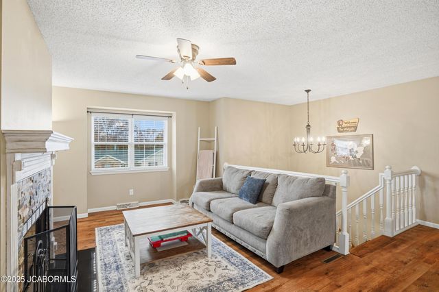 734 JAY OR DRIVE, Jefferson City, MO 65109