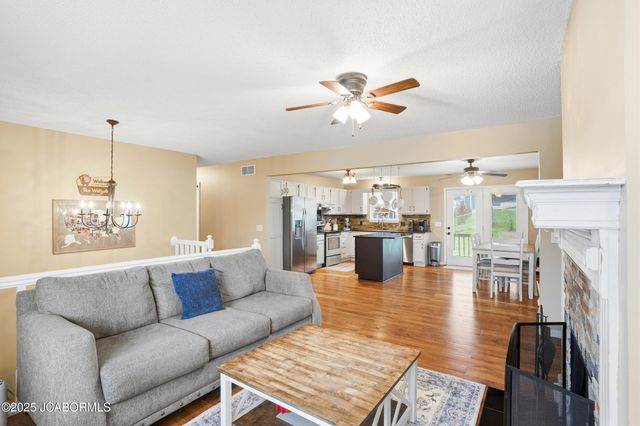 734 JAY OR DRIVE, Jefferson City, MO 65109