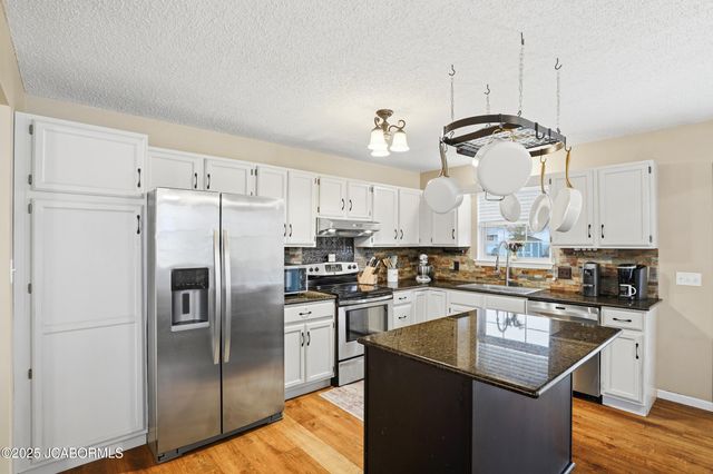 734 JAY OR DRIVE, Jefferson City, MO 65109