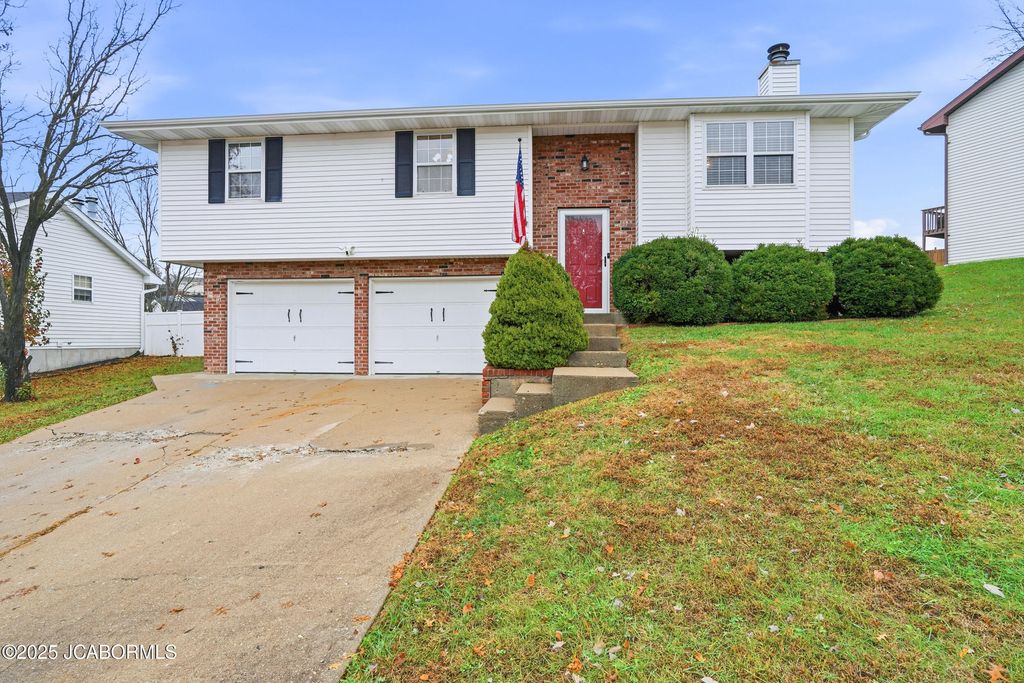 734 JAY OR DRIVE, Jefferson City, MO 65109