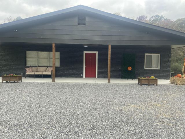 9151 Dallas Hollow Road, Soddy Daisy, TN 37379