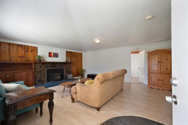 1811 Little Creek Rd, Auburn, CA 95602