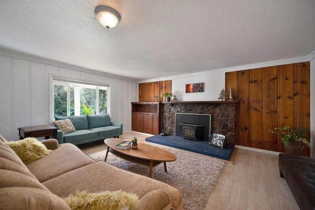 1811 Little Creek Rd, Auburn, CA 95602