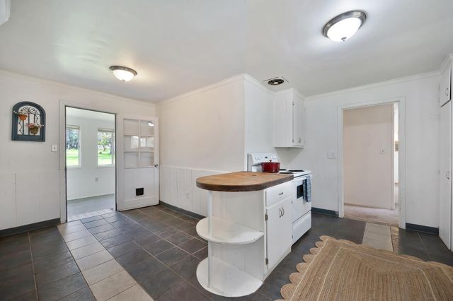 1811 Little Creek Rd, Auburn, CA 95602