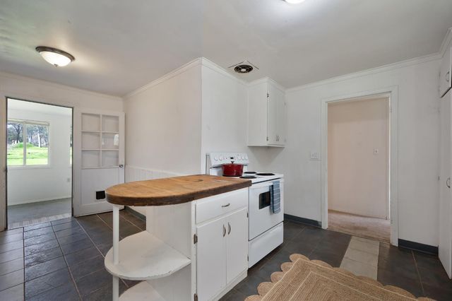 1811 Little Creek Rd, Auburn, CA 95602