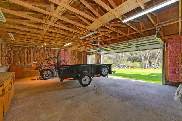 1811 Little Creek Rd, Auburn, CA 95602