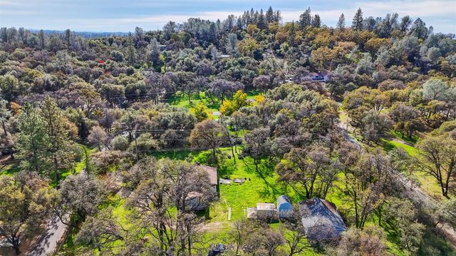 1811 Little Creek Rd, Auburn, CA 95602