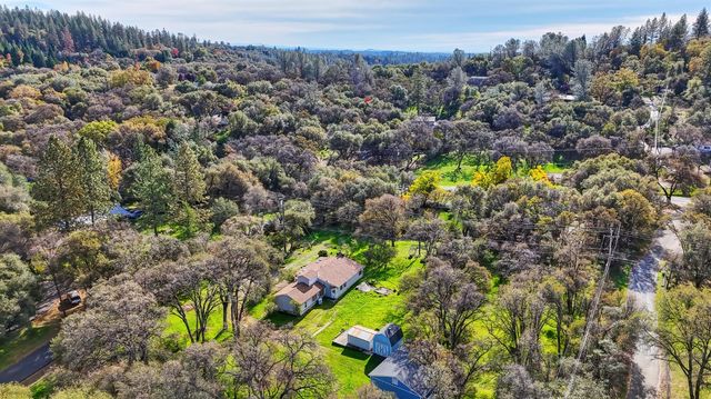 1811 Little Creek Rd, Auburn, CA 95602