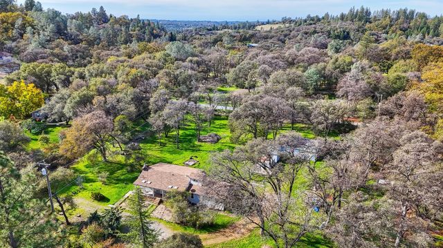 1811 Little Creek Rd, Auburn, CA 95602