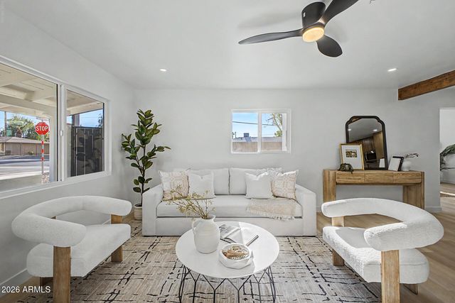 2238 W CATALINA Drive, Phoenix, AZ 85015