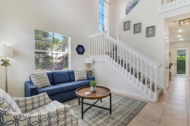 552 Tomahawk Court, Palm Beach Gardens, FL 33410