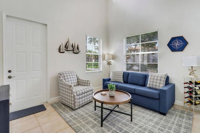 552 Tomahawk Court, Palm Beach Gardens, FL 33410