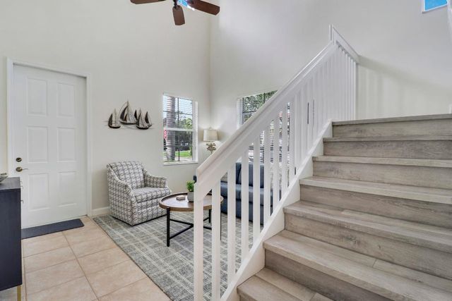 552 Tomahawk Court, Palm Beach Gardens, FL 33410