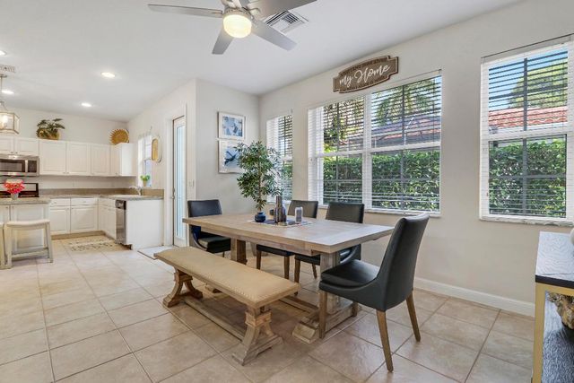 552 Tomahawk Court, Palm Beach Gardens, FL 33410