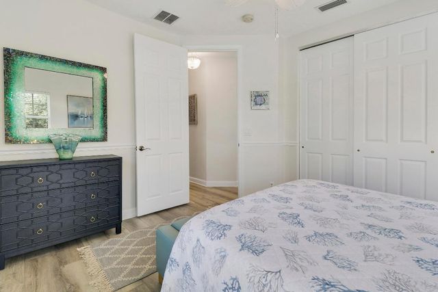 552 Tomahawk Court, Palm Beach Gardens, FL 33410