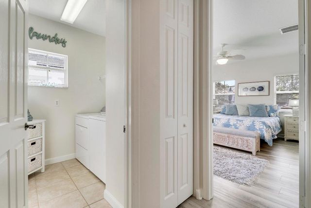 552 Tomahawk Court, Palm Beach Gardens, FL 33410