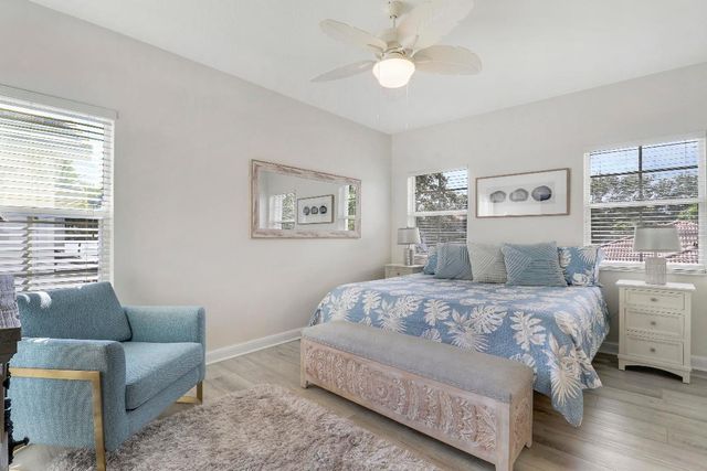 552 Tomahawk Court, Palm Beach Gardens, FL 33410