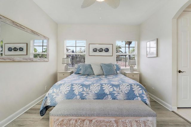 552 Tomahawk Court, Palm Beach Gardens, FL 33410