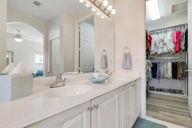 552 Tomahawk Court, Palm Beach Gardens, FL 33410