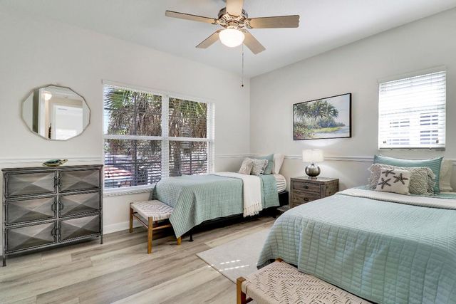 552 Tomahawk Court, Palm Beach Gardens, FL 33410