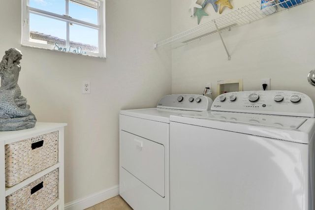 552 Tomahawk Court, Palm Beach Gardens, FL 33410