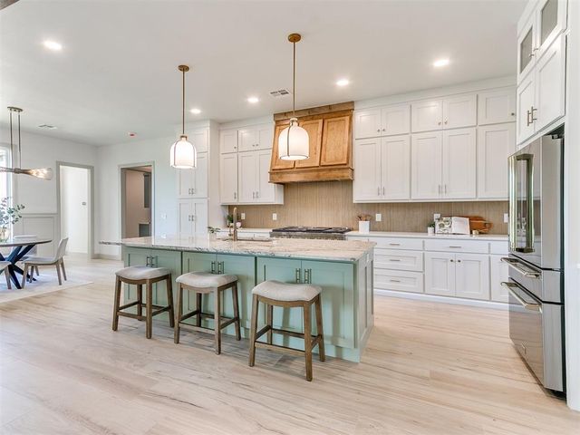4604 SE 37th Street, Moore, OK 73160
