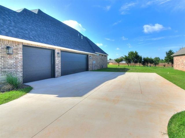 4604 SE 37th Street, Moore, OK 73160