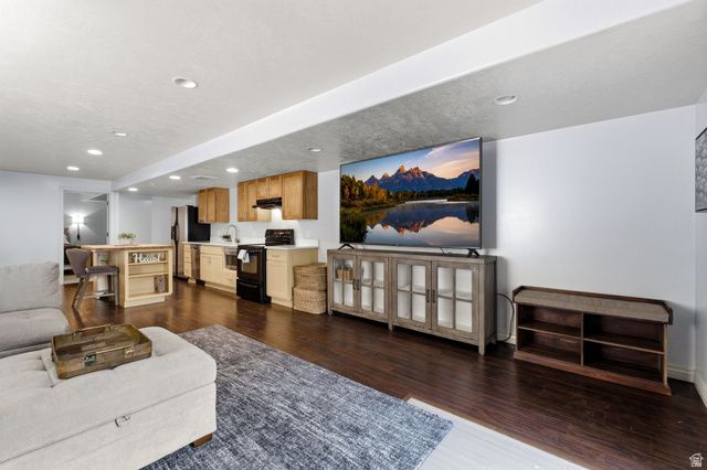 2303 W 900 N, Layton, UT 84041