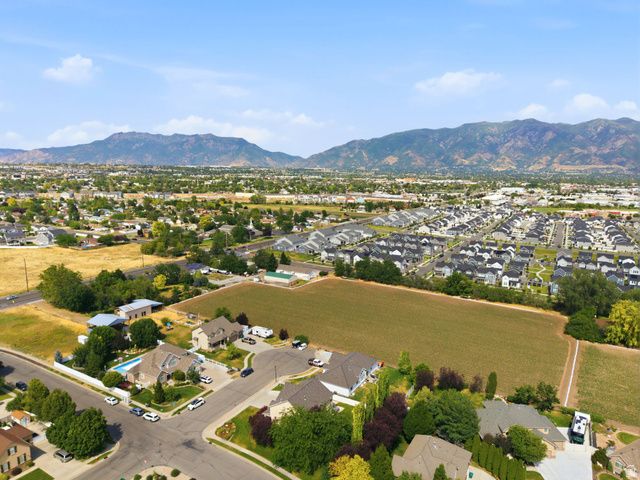 2303 W 900 N, Layton, UT 84041